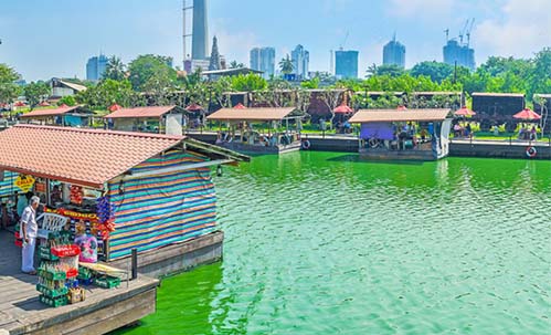 Pettah Floating Market